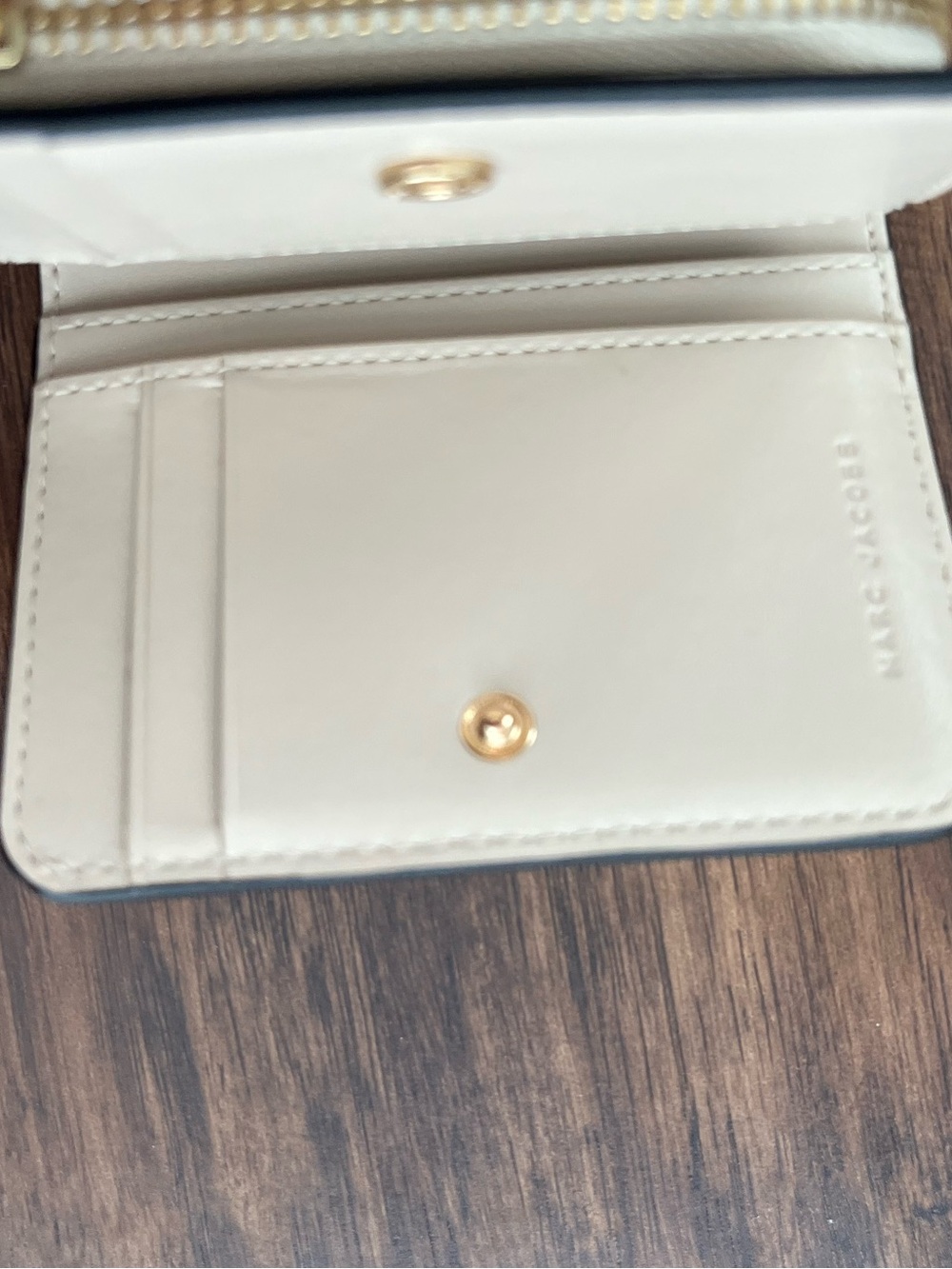 Marc Jacobs Mini Compact Cream Pebbled Leather Zip Card Wallet, Gold Hardware - Picture 10 of 11